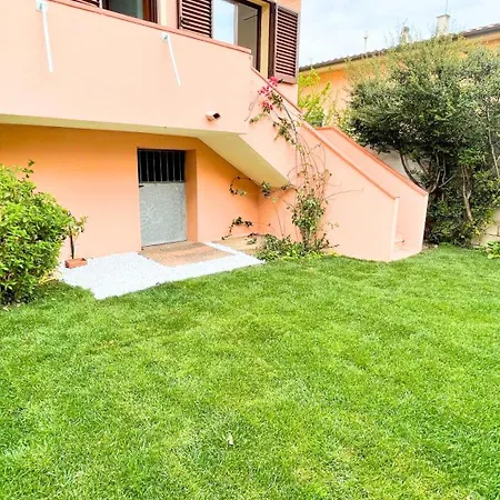 Apartment Vela House & Garden Center *