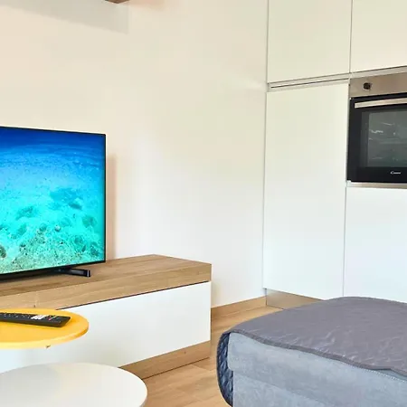 Vela House & Garden Center Apartment Olbia