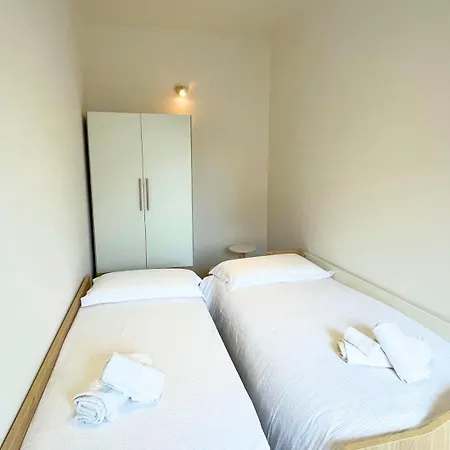 아파트 Vela House & Garden Center